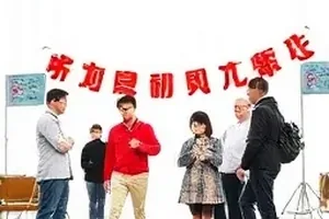 《凌晨三点发布》标题措辞修改前后的文本截图