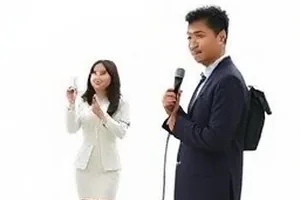 《剧组建组疑云》两次变更公告的文本对比截图